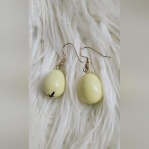 Oval Shaped Yellow Tone Dangle Drop Earrings With Open Space Underneath. 🌴